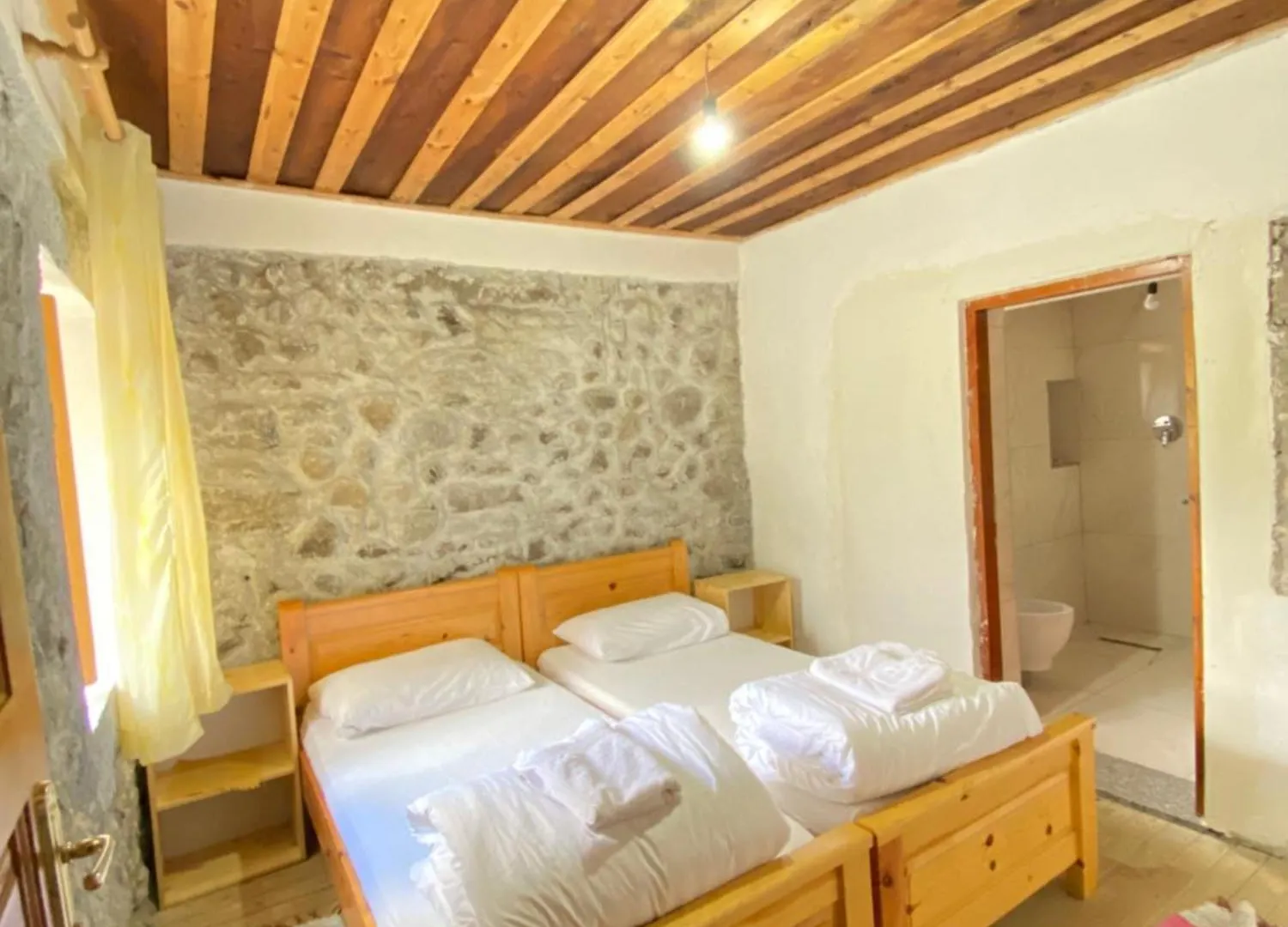 Rupa Guest House ثيث ألبانيا